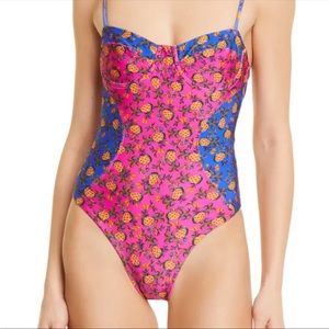 ✨ Farm Rio Fruit Dots Colorblock One
Piece Swim Size M
